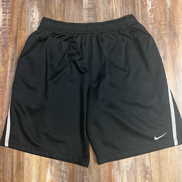 Nike and Under Armour Men’s shorts Large 2 Pair - Picture 5 of 10